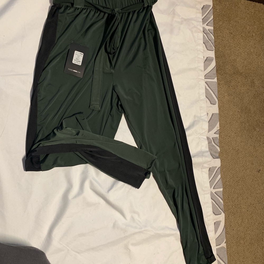 New Fashion Nova jogger pants - Picture 3 of 3